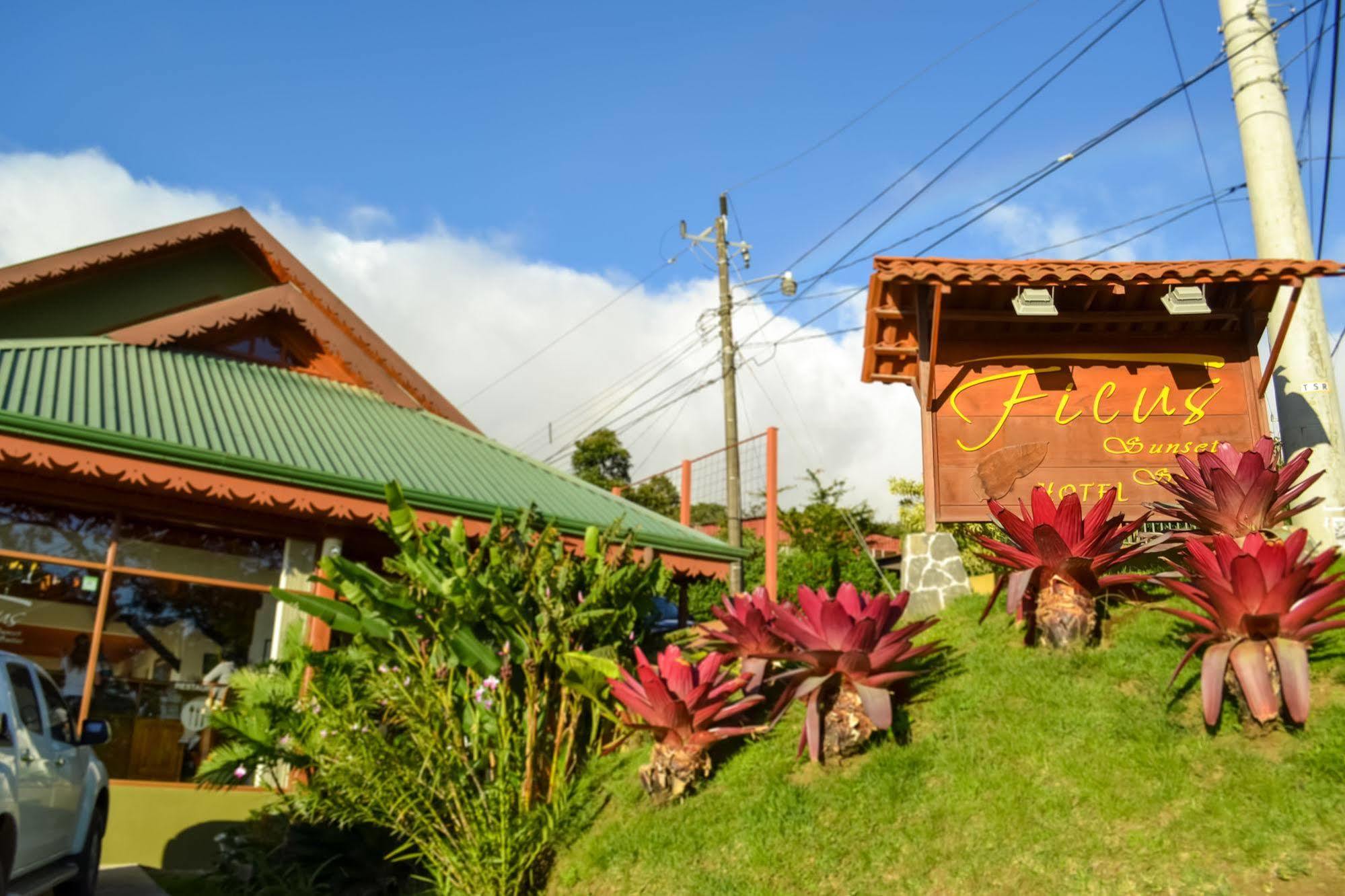 Ficus Lodge Monteverde Exteriör bild
